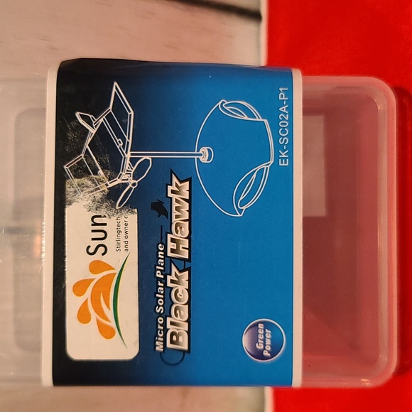 SOLAR DIY kit Micro desk Black Hawk plane with propeller fan NIB NWT - Picture 1 of 3